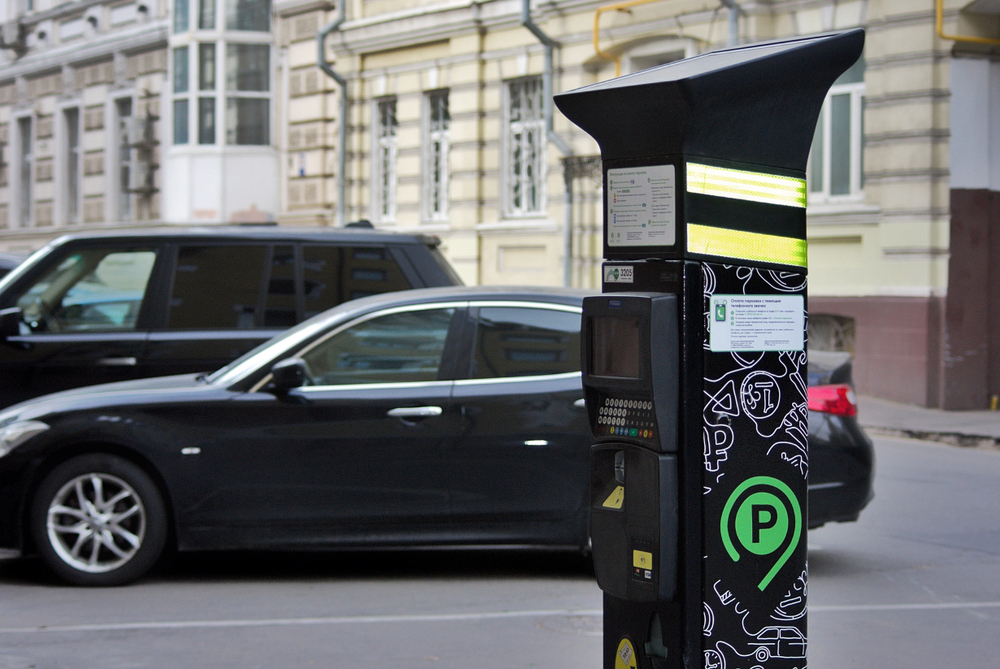 Парковка в Москве: актуальные цены, штрафы и как найти бесплатное место