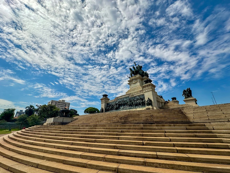 Самые необычные памятники мира: путешествие к удивительным скульптурам